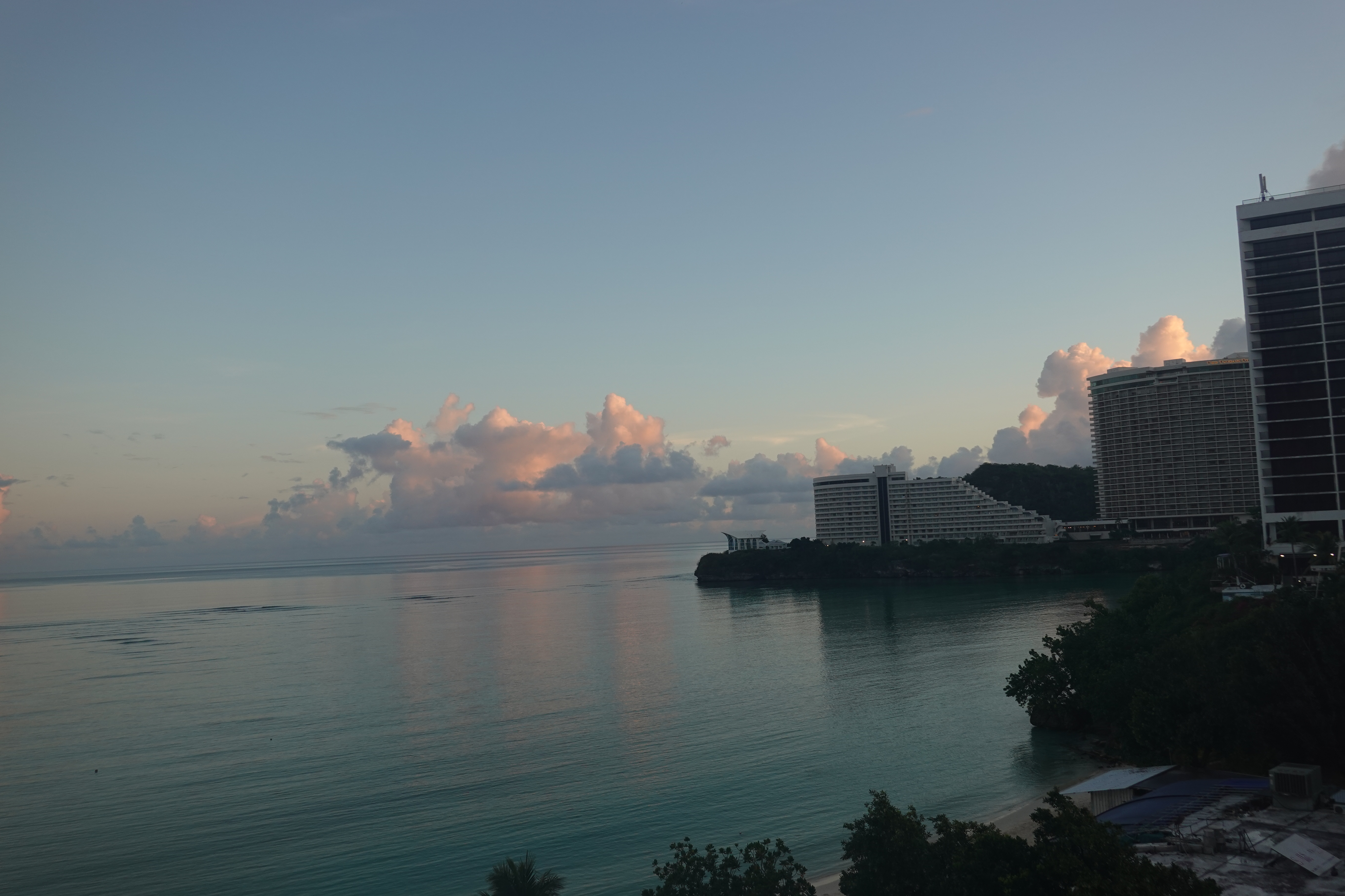 landscape photo of a beach at sunrise